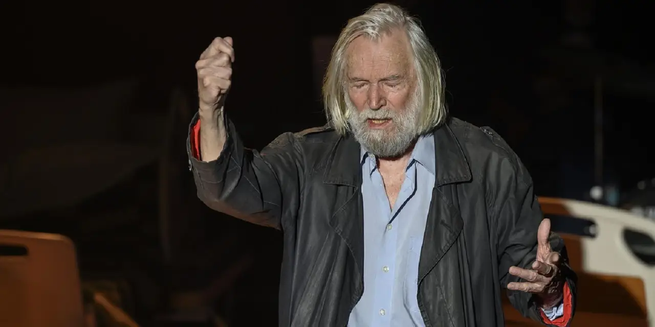 Третий звонок, господа!